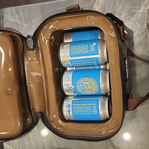 RTIC Brand Camouflage Cooler Bag - Picture 5 of 5